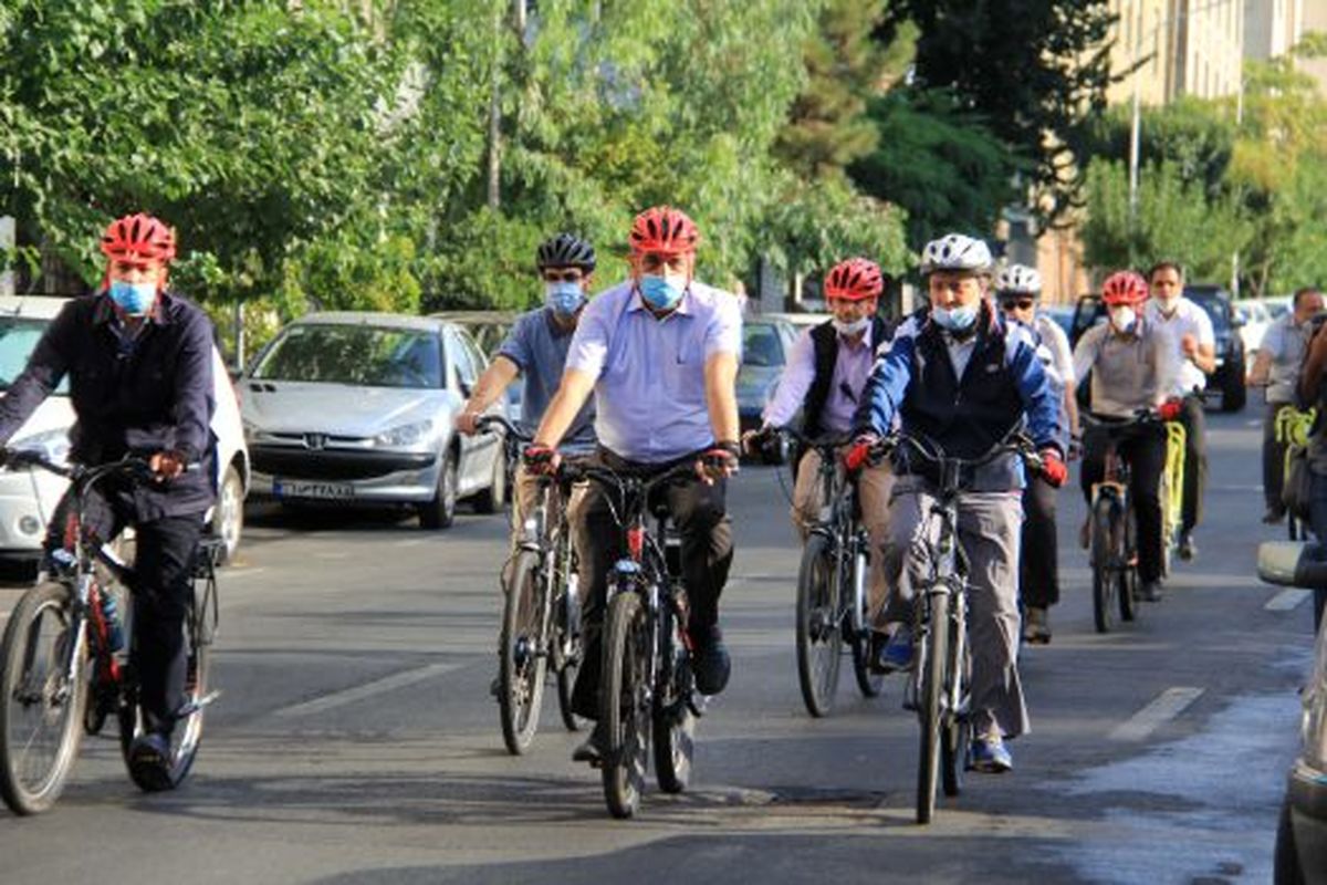 مناف هاشمى هم با دوچرخه به ایرانشهر رفت