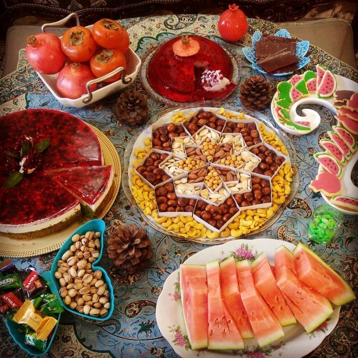 مدل های تزیین سفره شب یلدا+تصاویر