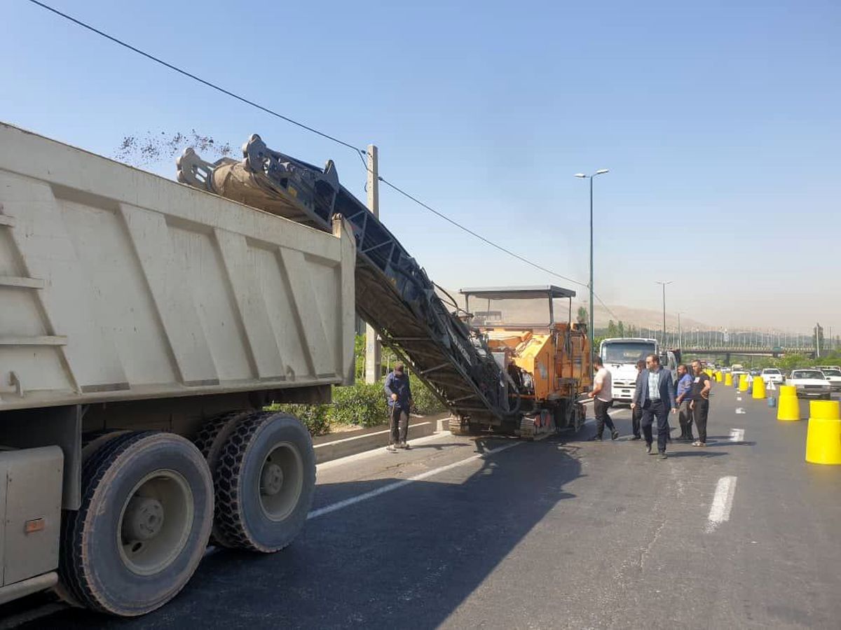 آغاز مرحله دوم بهسازی آسفالت بزرگراه شهید یاسینی با روش بتن غلتکی
