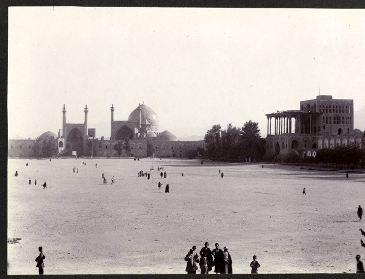 عکسی از میدان نقش جهان اصفهان در ۱۰۰ سال قبل عکسی از میدان نقش جهان اصفهان در ۱۰۰ سال قبل