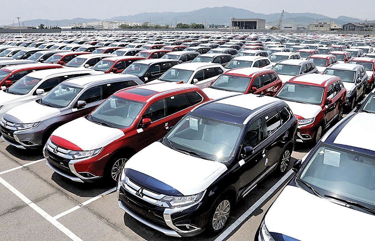 کاهش قیمت خودرو‌های وارداتی