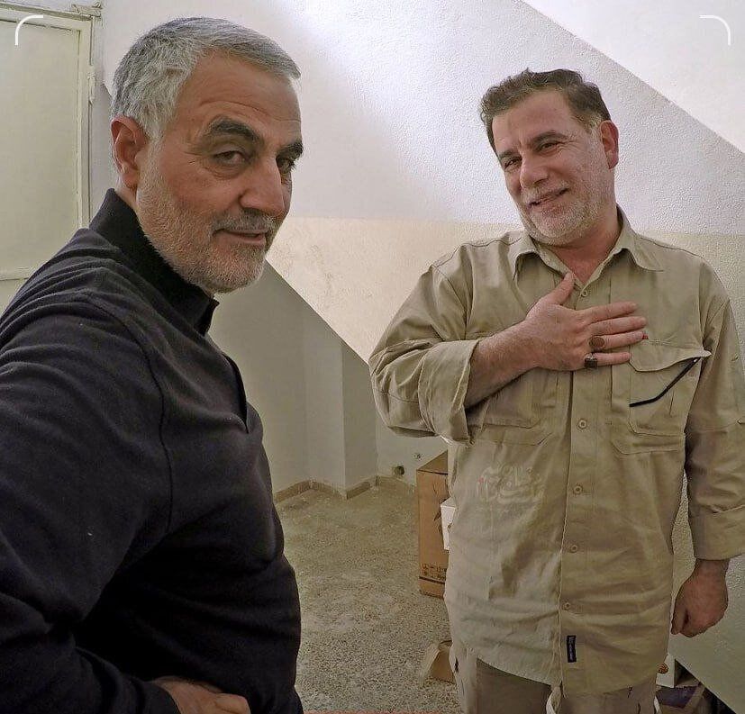 تصویر دیده نشده از شهید عباس نیلفروشان کنار حاج قاسم