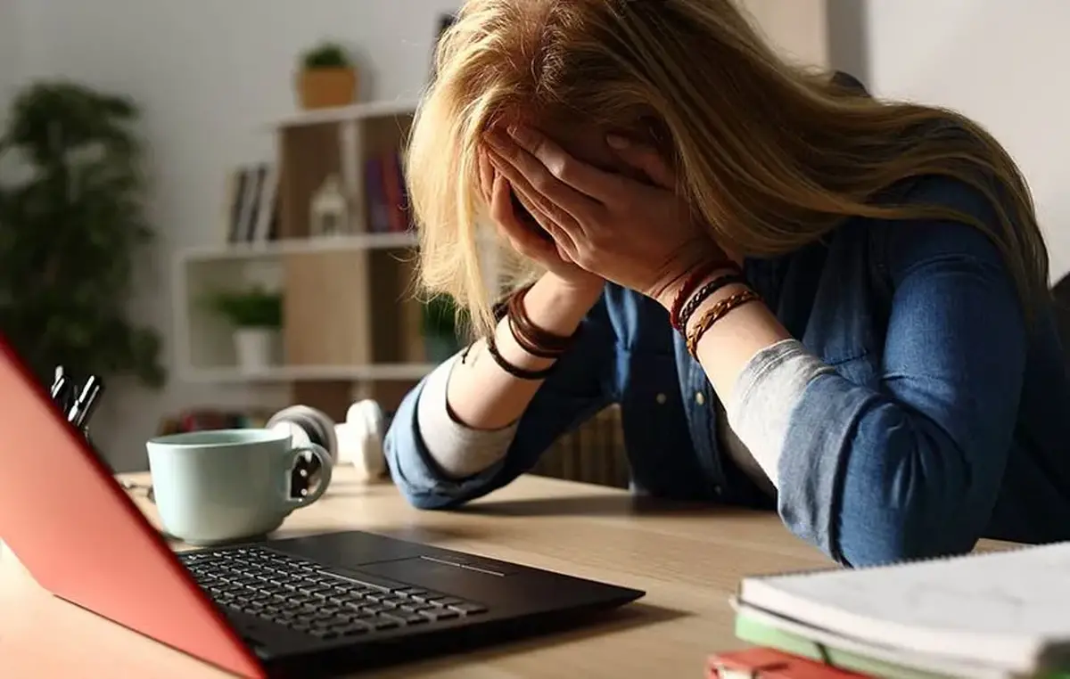 عوارض خطرناک خوددرمانی برای افسردهها