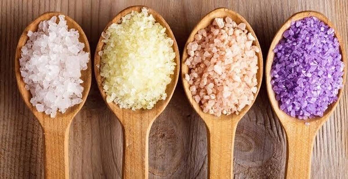 تبلیغ نمک‌های رنگی با ادعاهای درمانی غیرعلمی